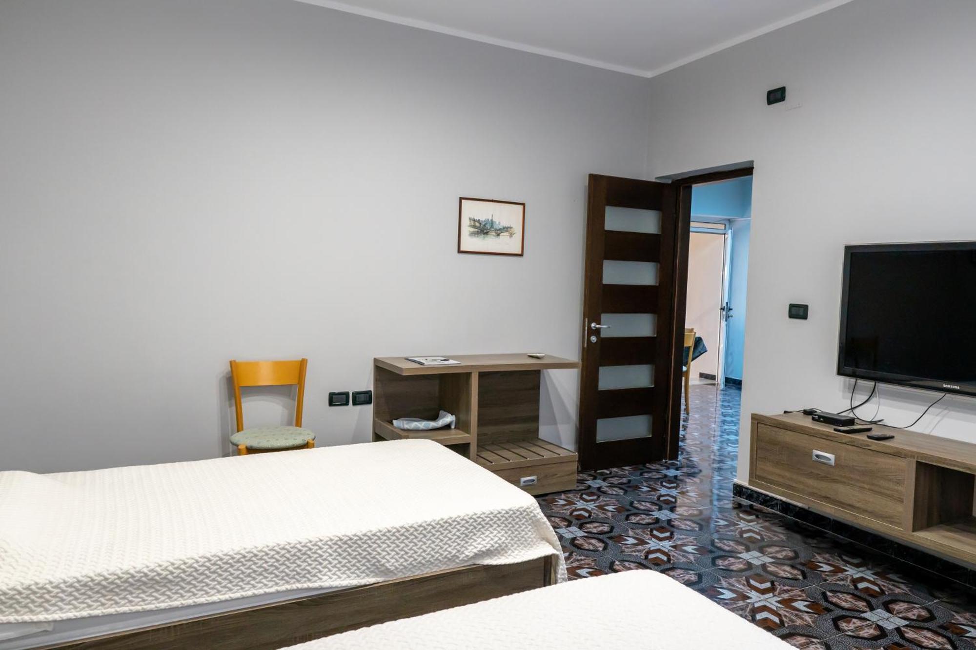 Royal Aparthotel Vlora Kültér fotó